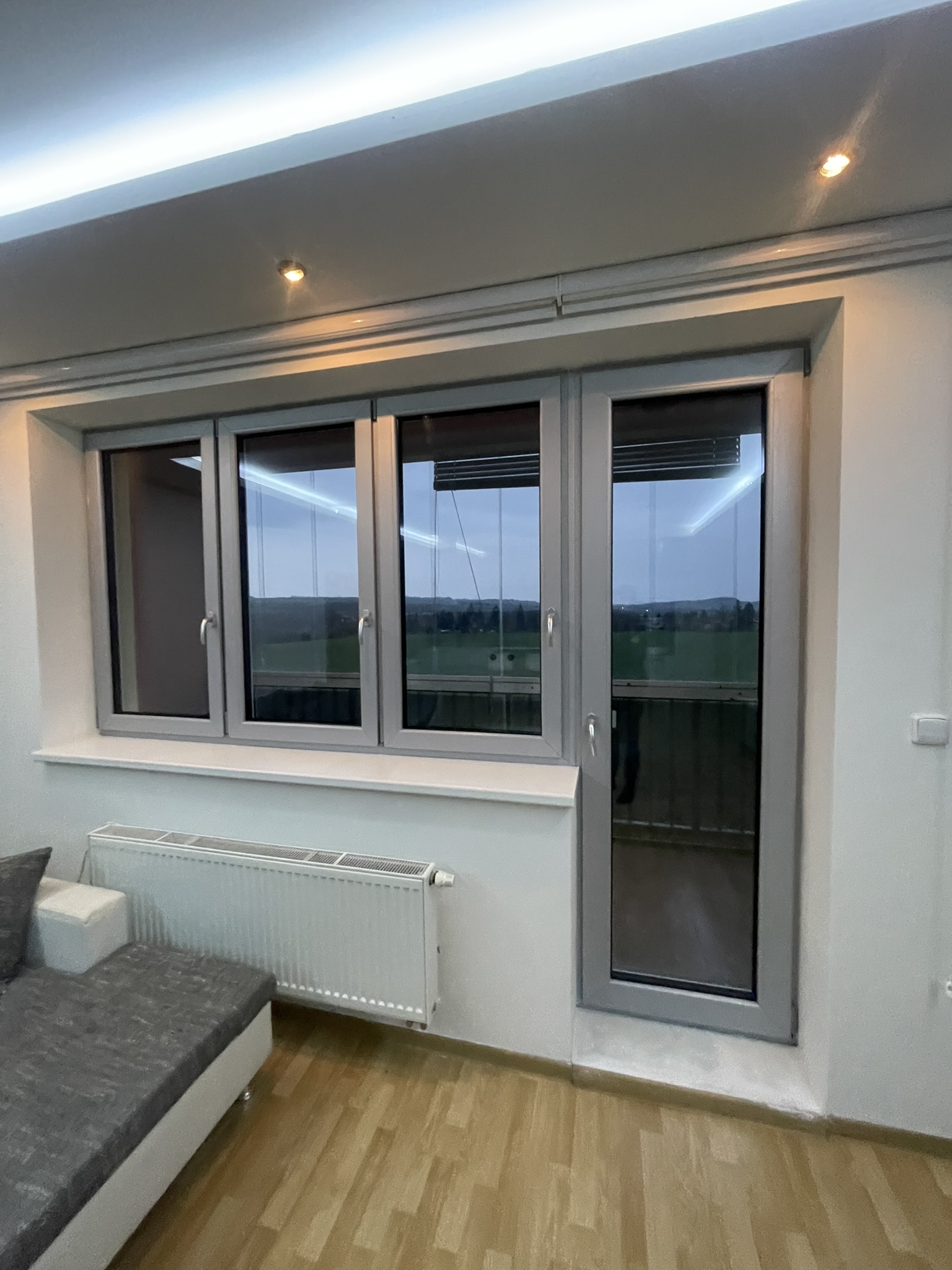 Výměna plastových oken a dveří na bytovém domě v Kolíně