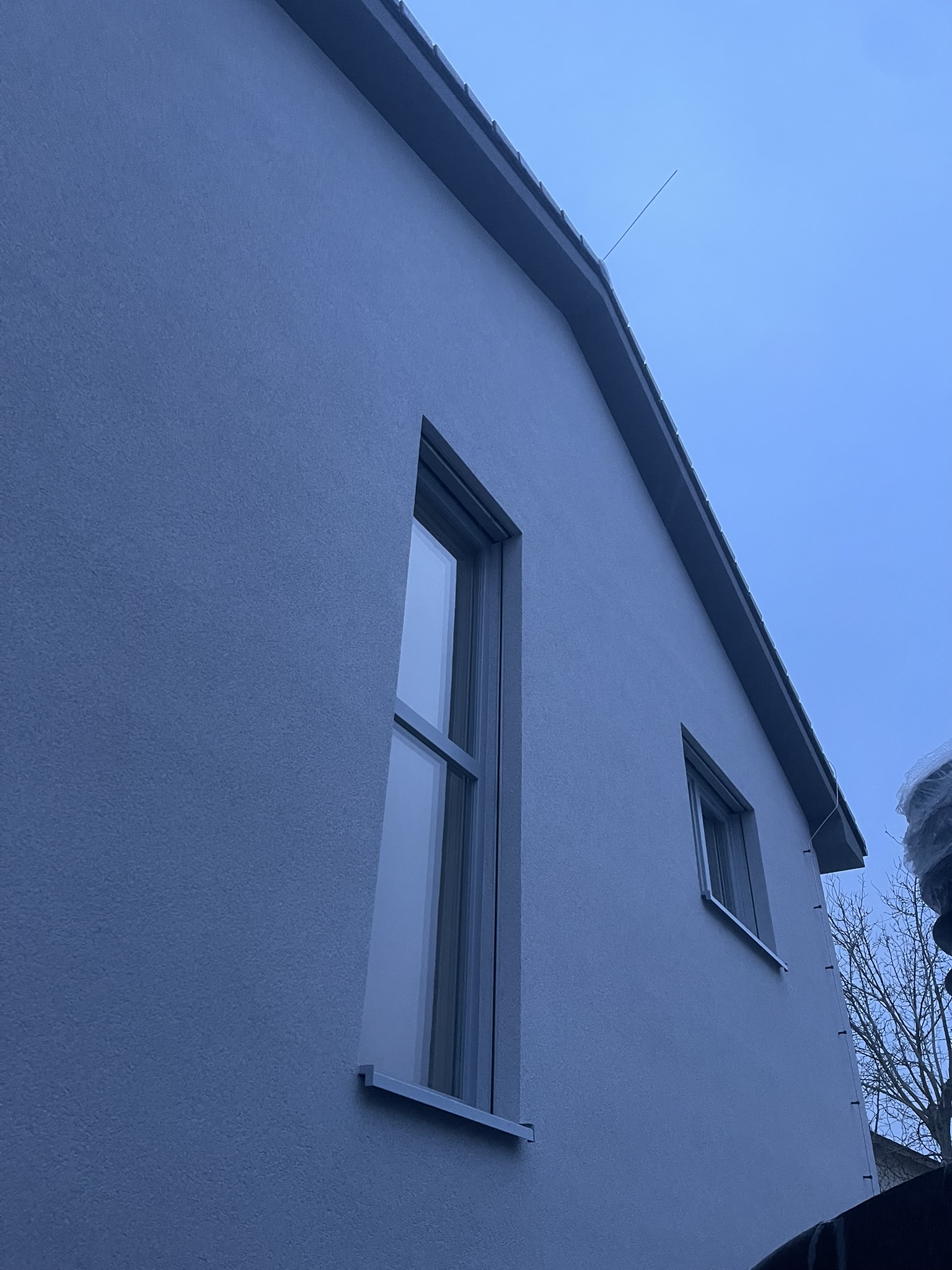 Dodání a montáž oken, dveří a předokenních žaluzií